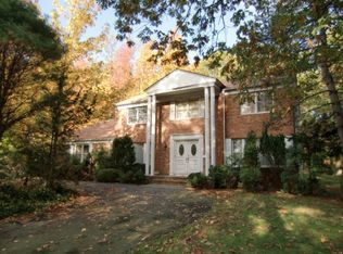 68 Jane Dr, Englewood Cliffs, NJ 07632
