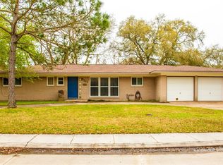 115 Seaside Ln, Texas City, TX 77590