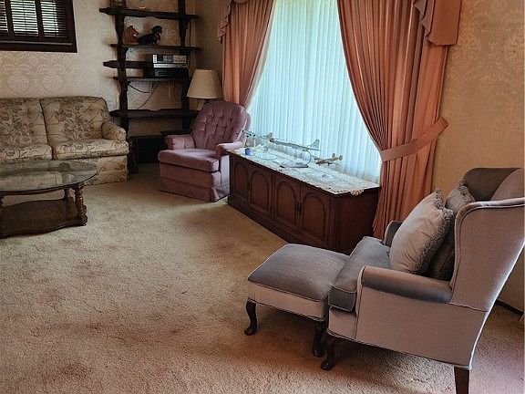 4th image of 4664 Camellia Ln