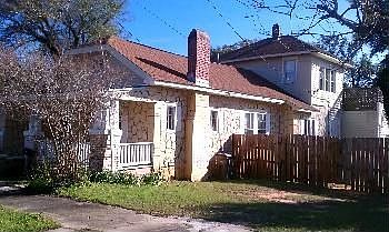 2nd image of 711 W Belmont St