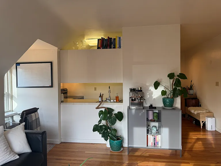 400 S Highland Ave #1B — Photo 6