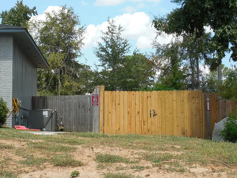 107 Springlakes Cir — Photo 16