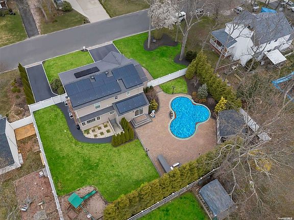 3rd image of 36 Tipton Dr W