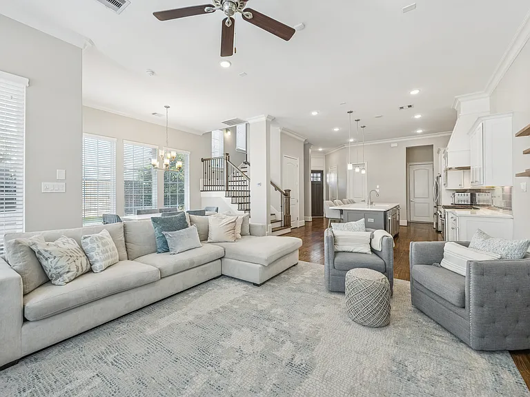 921 Dunleigh Meadows Ln — Photo 3