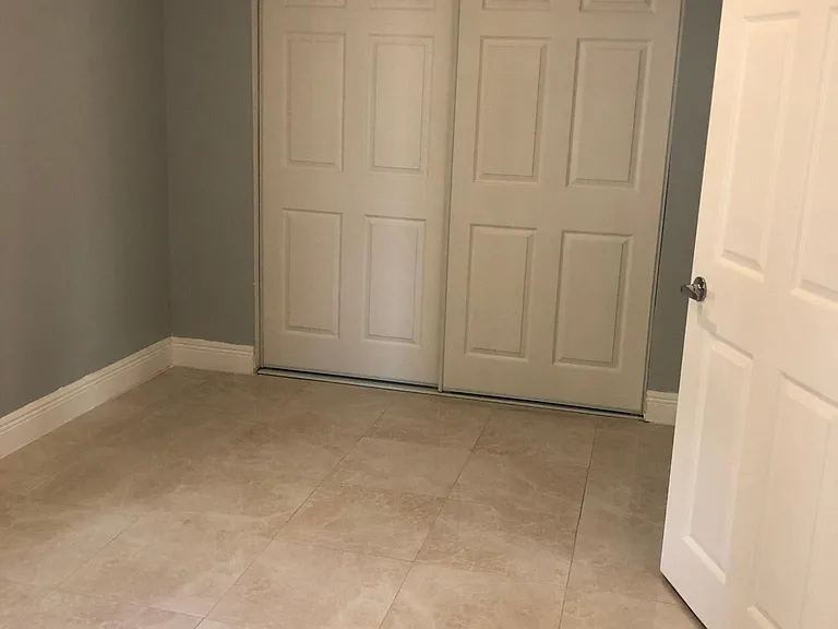 3001 E McBerry St — Photo 9