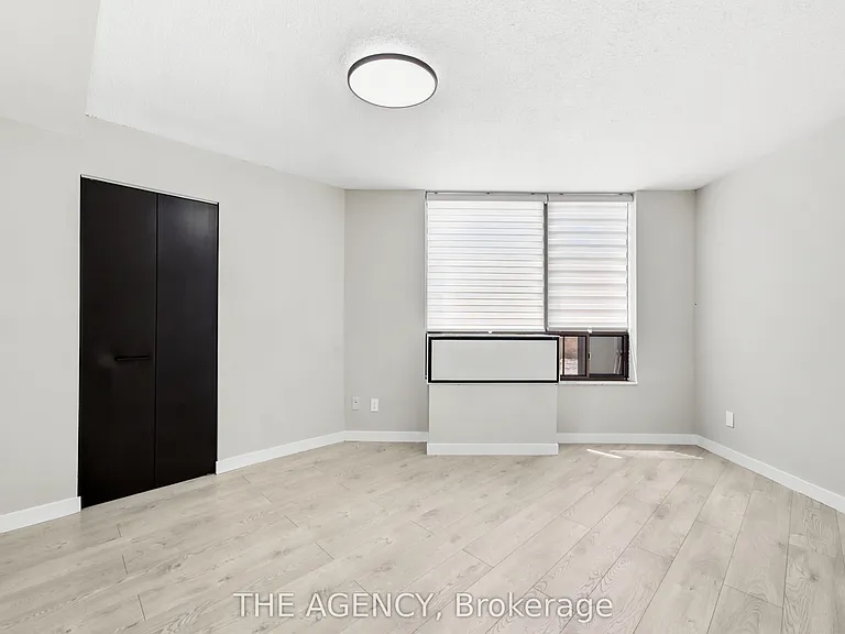 2350 Dundas St W #520A — Photo 15