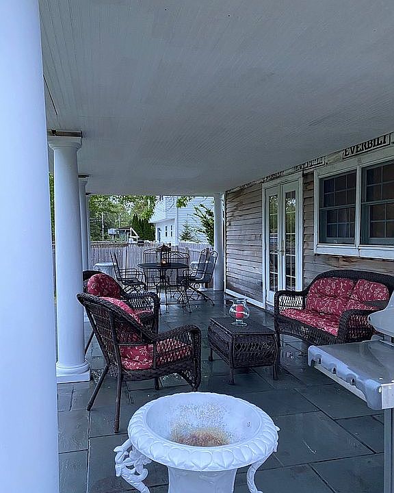 15 Argonne Rd W Hampton Bays, NY, 11946 Apartments for Rent Zillow