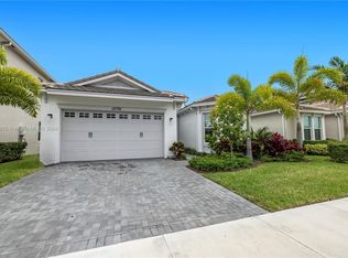15791 Orchard Dr, Loxahatchee, FL 33470