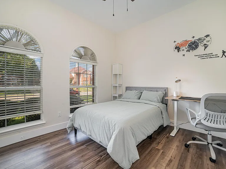 9809 Enmore Ln — Photo 18