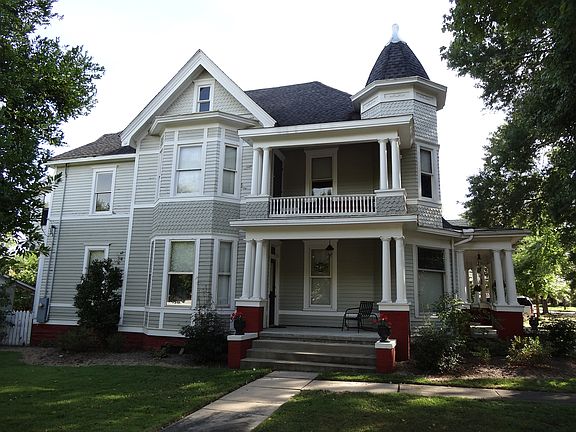3rd image of 603 S Commerce Ave