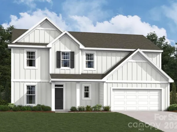 221 Amber Glen Dr, Locust, NC 28217