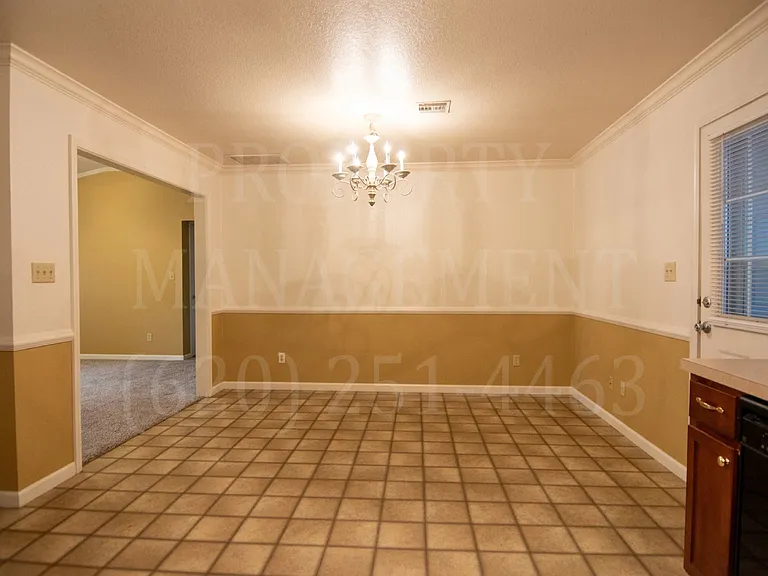813 Shawnee St — Photo 14