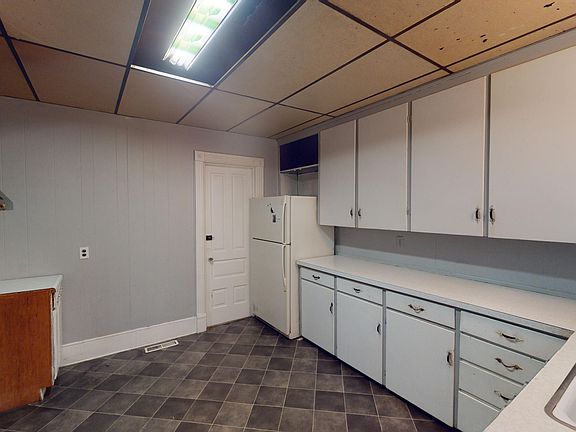 5th image of 756 Grace St
