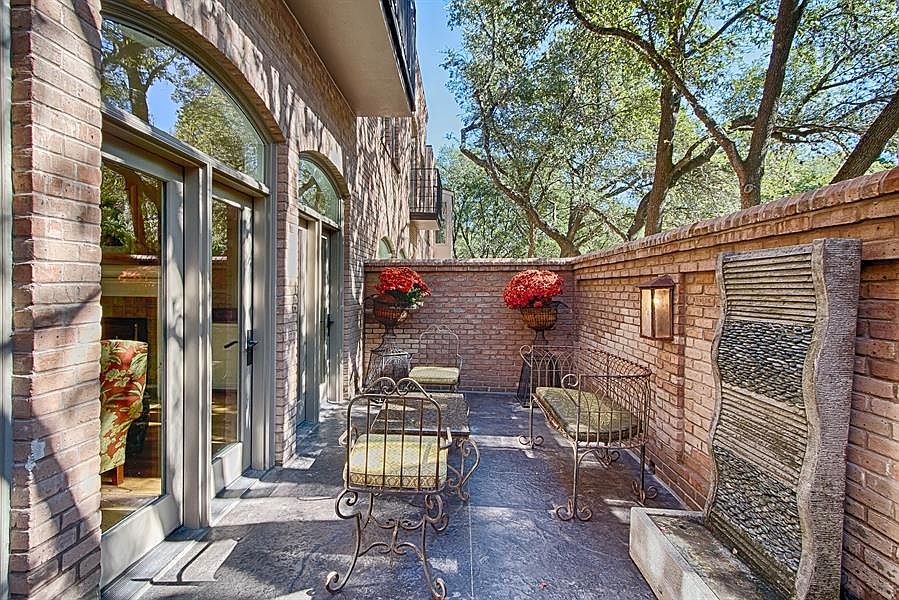 2nd image of 3714 Bridle Path