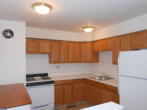 2nd image of 9894 Frankford Ave