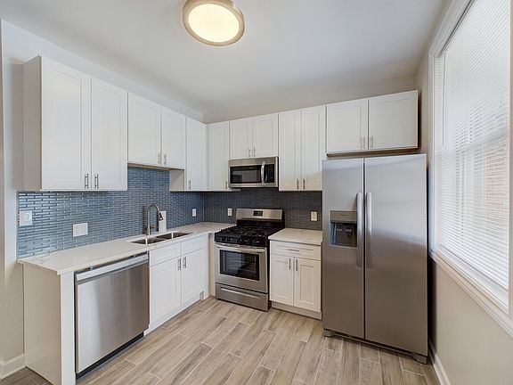5th image of 6220 S Langley Ave #1