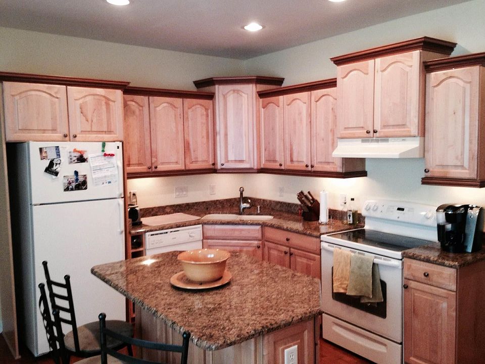 1st image of 219 W Brown St