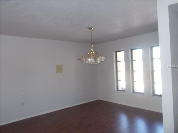 4th image of 701 Columbia St