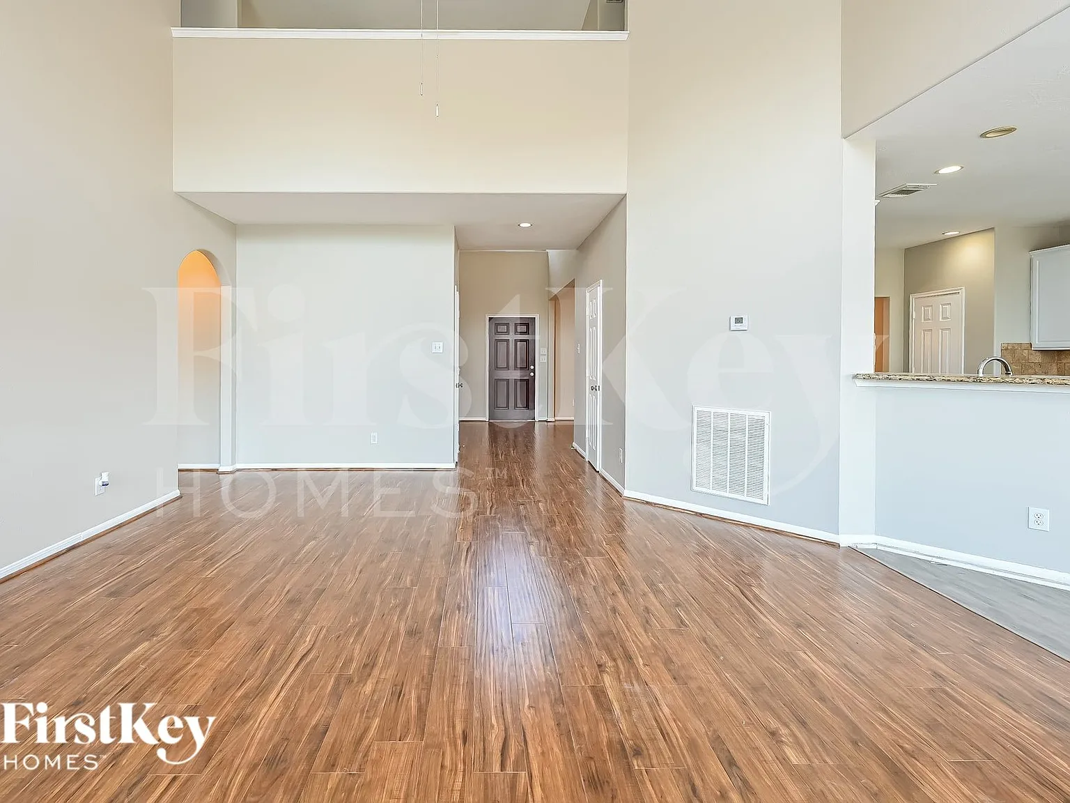 4 bed, 2.5 bath, 2721 sqft, $2,670 — Photo 4