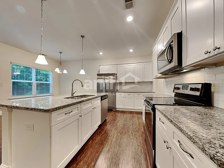 174 Makenna Dr — Photo 4