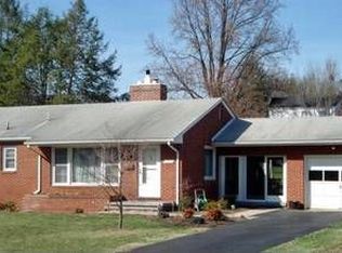 1923 Mount Vernon St, Waynesboro, VA 22980