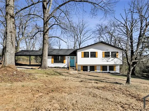 3913 Rock Ridge Rd, Birmingham, AL 35210