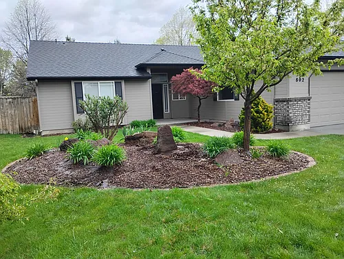 802 N Echohawk Way Photo 1