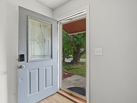 5th image of 9609 Helmsley Way