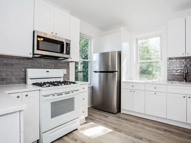 4632 W Barry Ave #2 — Photo 9