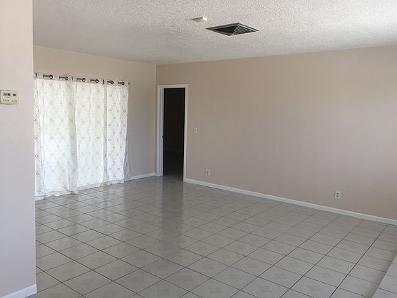 4th image of 1832 16th Ave N