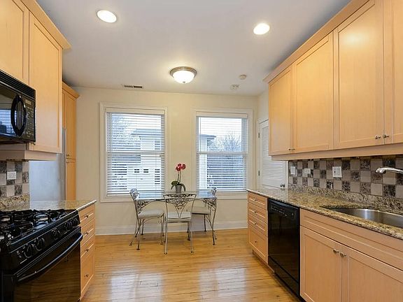 3rd image of 1119G Judson Ave