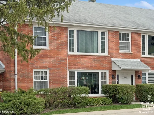 1502 Plymouth Pl APT 1W, Glenview, IL 60025