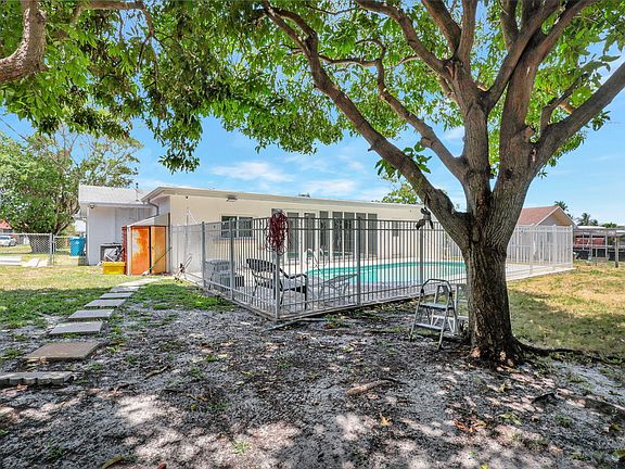 5th image of 334 SW 13th Avenue