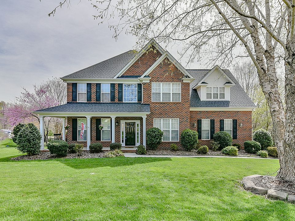 1st image of 8127 Glamorgan Ln