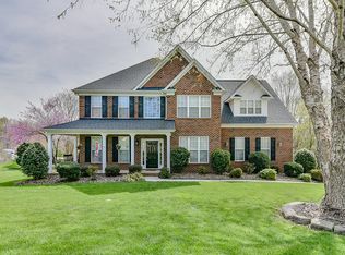 8127 Glamorgan Ln, Matthews, NC 28104