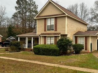 106 Chesterfield Rd, Hattiesburg, MS 39402