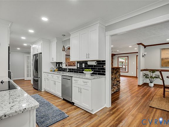 3rd image of 12411 Spring Run Rd