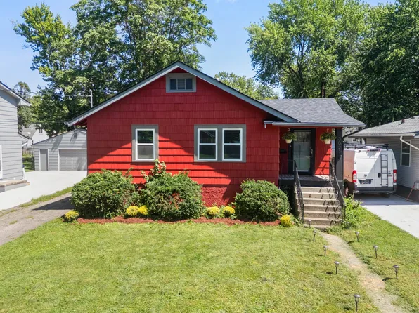 3021 49th St, Des Moines, IA 50310