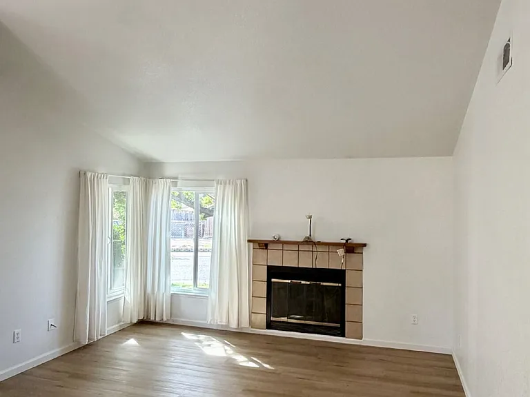 7901 Brockwood Way — Photo 6