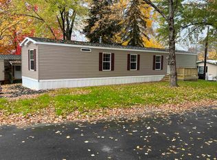 35 Oakwood Cir, Charlestown, NH 03603