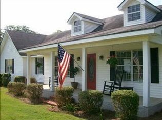 7223 Parker Rd, Hahira, GA 31632