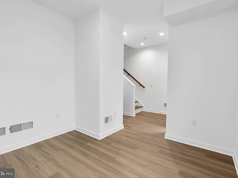 3036 S Northbank Pl — Photo 8