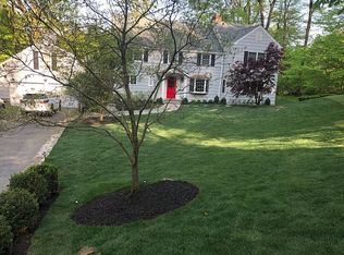 96 Marcourt Dr, Chappaqua, NY 10514