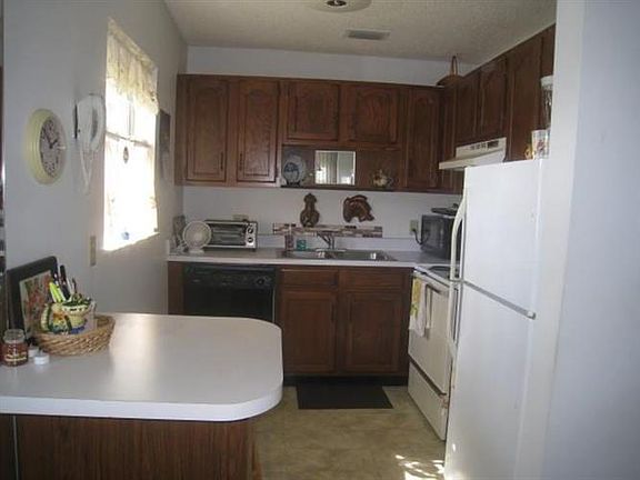 3rd image of 17 Vista Gardens Trl