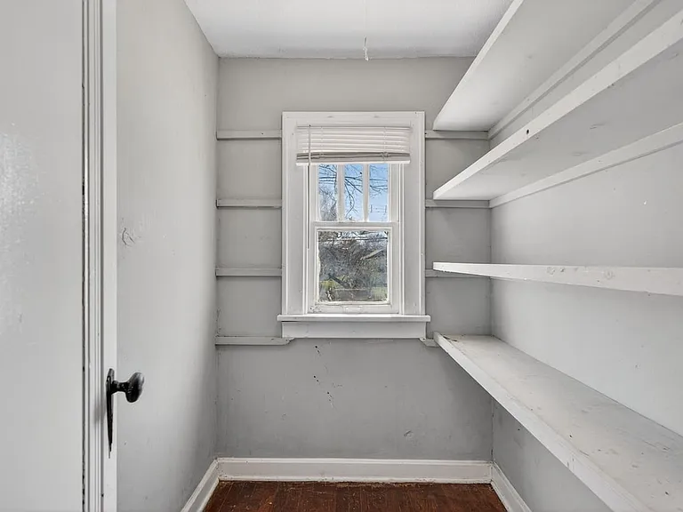 5944 Thekla Ave — Photo 7