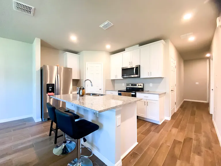 561 Legacy Loop — Photo 4