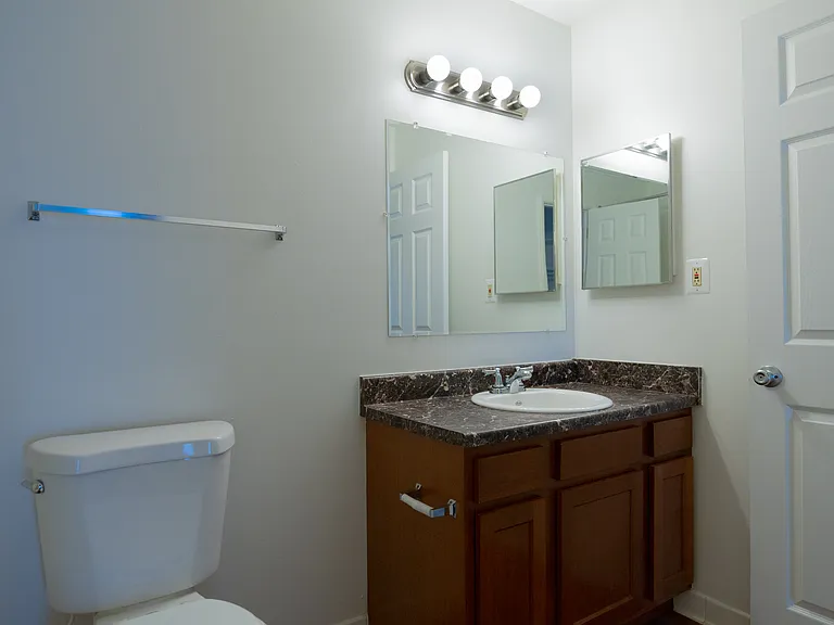 Embassy West Apartments — Photo 8