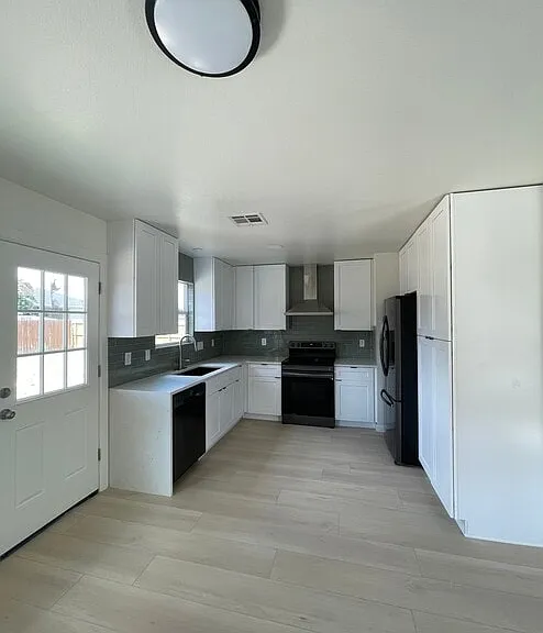 1016 Starlight Dr — Photo 3