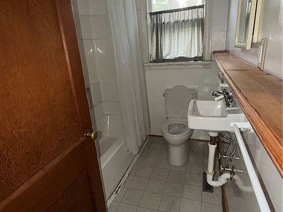 5th image of 8706 McCaw Dr