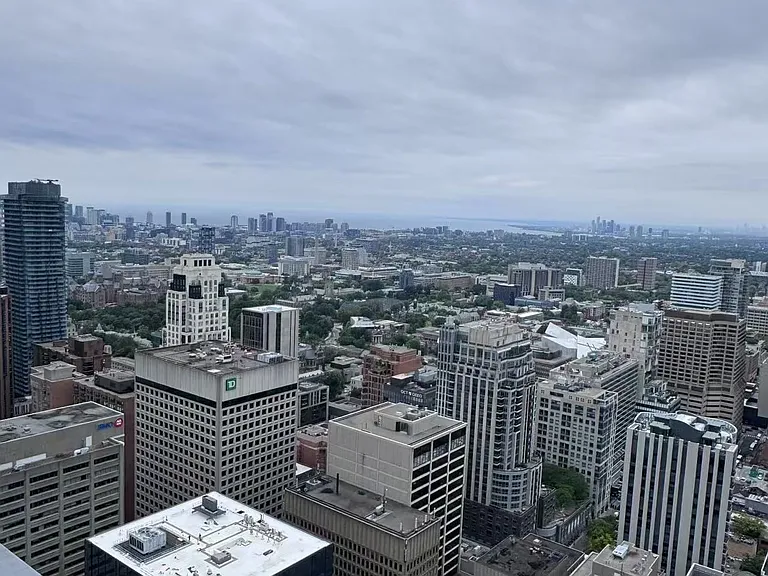 11 Yorkville Ave #4301 — Photo 1